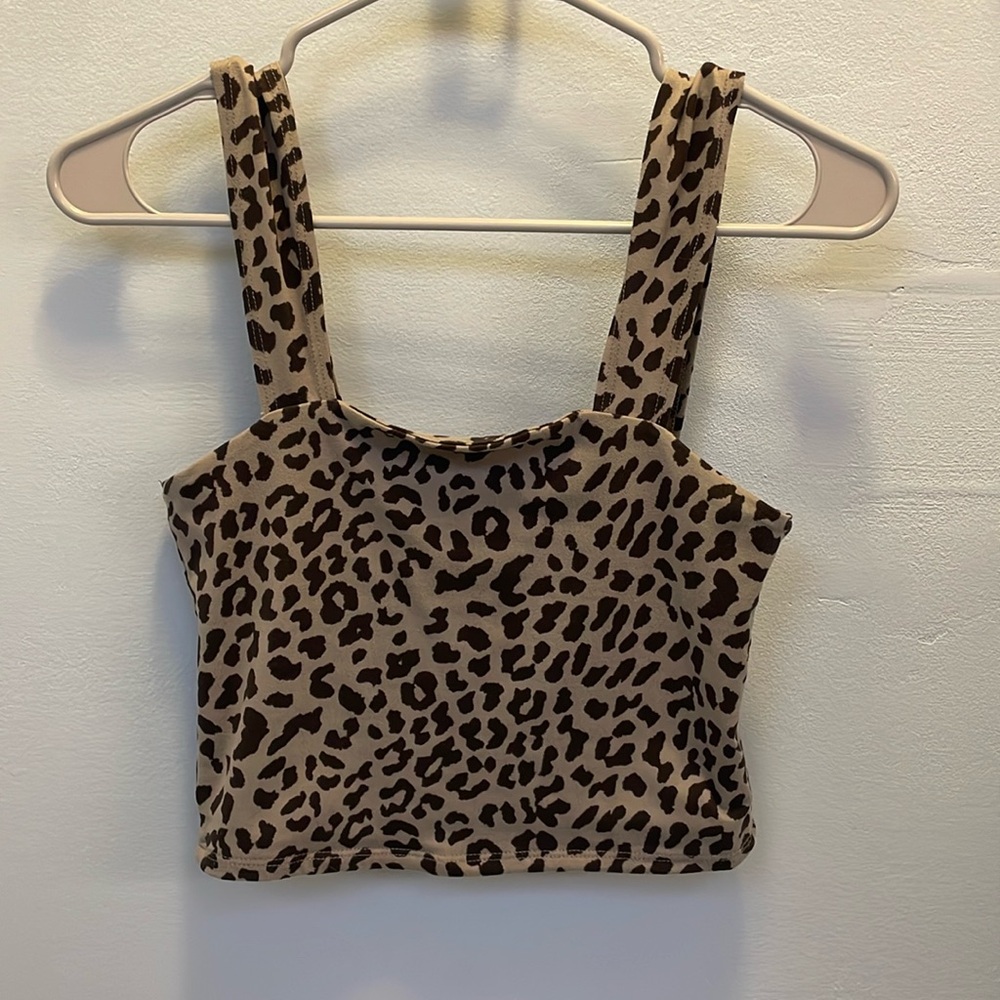 Livi leopard print crop top